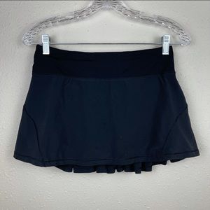 Circuit breaker skirt